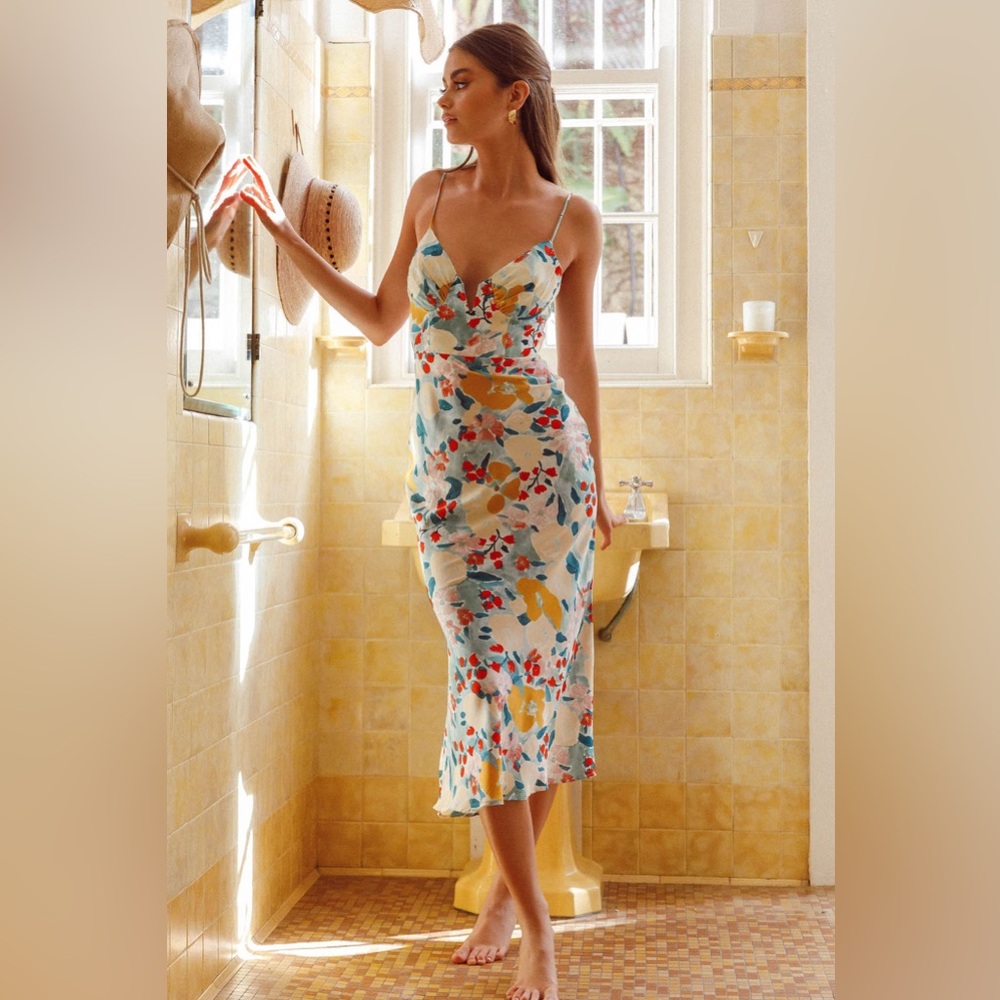 Selfie Leslie Floral Midi Dress - Multicolor